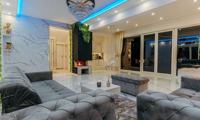 East Sarajevo Villa | Villa La Bocca: Relaxing Getaway with Jacuzzi & Spa Pool