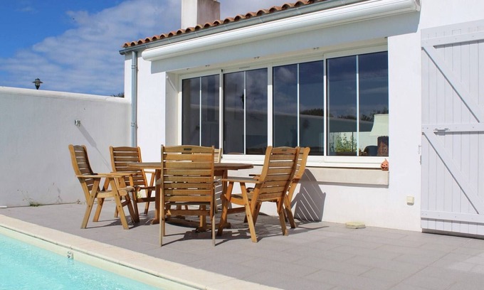 La Bree-les-Bains House | Relaxing Villa La Brée-les-Bains with Private Pool & Spa