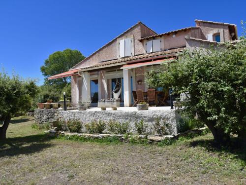 Saumane-de-Vaucluse Villa | Relax at Villa La Chênaie: Poolside Family Retreat
