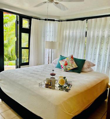 Sora Apartment | Oceanfront Villa La Fortuna with Pool & Stunning Views