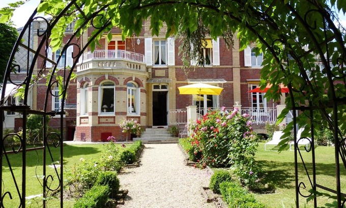 Gare-Jouvenet Bed & Breakfast | Oceanfront Villa la Gloriette - Rated 9.6 by Guests