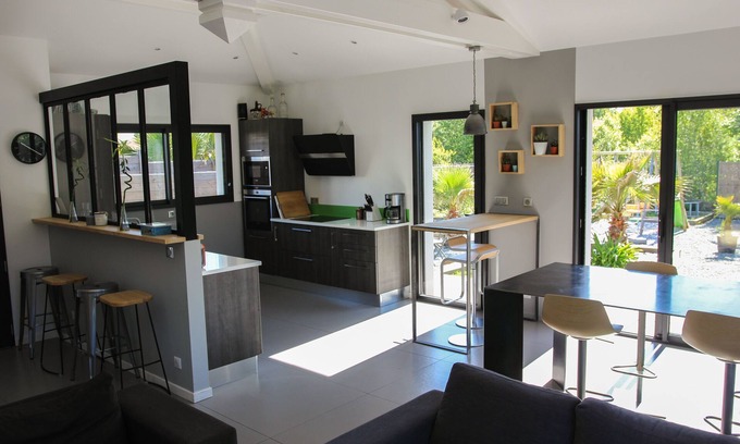 Angresse House | Discover Villa - La Palmeraie: Poolside Retreat Awaits