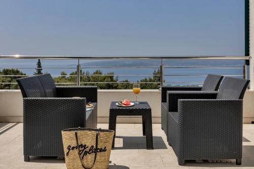 Bast Villa | Experience Villa la Perla: Oceanfront Bliss & 9.9/10 Rating