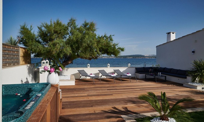 Sete Villa | Unforgettable Stay at Villa La Petite Perle de Thau