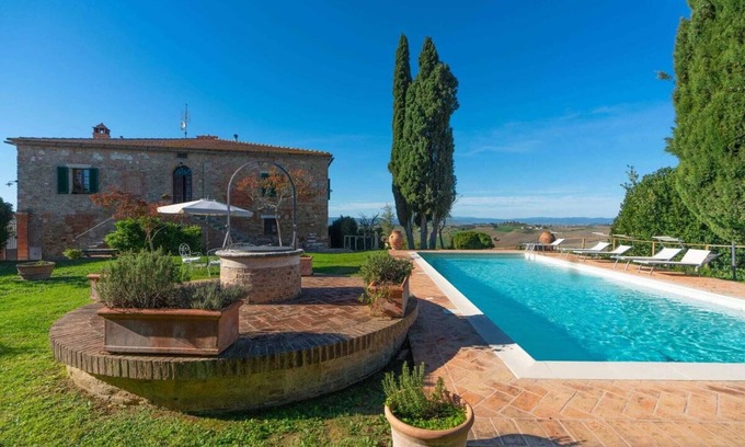 Asciano Villa | Elegant Country House with Ocean View and Spa Amenities