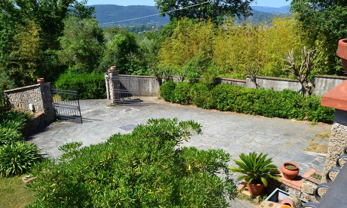 Fosdinovo Villa | Relaxing Villa La Pippola with Pool and Breakfast Options