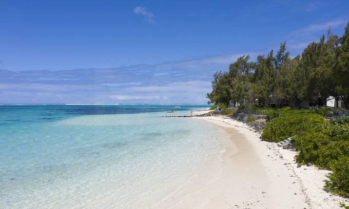 Pointe D'esny Villa | Villa La Piroga: Beachfront Getaway with Free WiFi