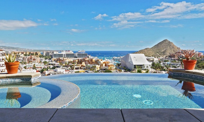 Pedregal House | Villa La Sheila: Unmatched Views and Prime Downtown Access
