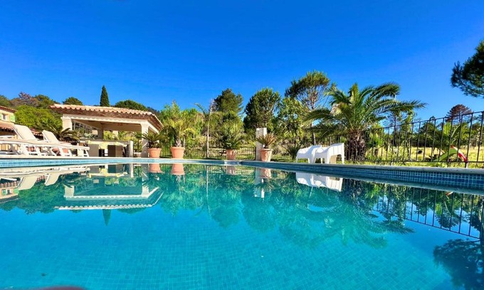 Cogolin Bed & Breakfast | Cozy Villa La Source 83 Near St Tropez with Ocean Views