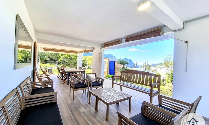 Cilaos Villa | Villa La Thébaïde: Relax by the Pool with Mountain Views