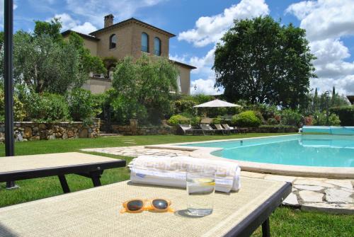 Ferretto Villa | Villa La Valiana - Full Estate with Pool & Ocean Views