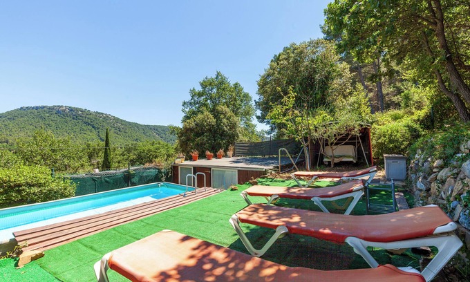 Evenos Villa | Villa 'La Villa Du Broussan': Mountain Views & Private Pool