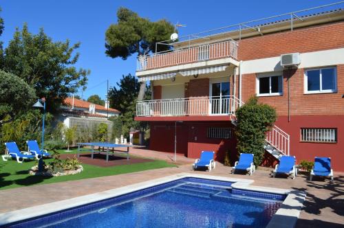 Cubelles House | Discover Villa Lagem: Pet-Friendly with Oceanfront Views