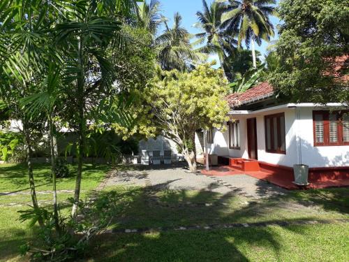 Dodanduwa Villa | Budget-Friendly Villa Lagoonedge with Family Amenities