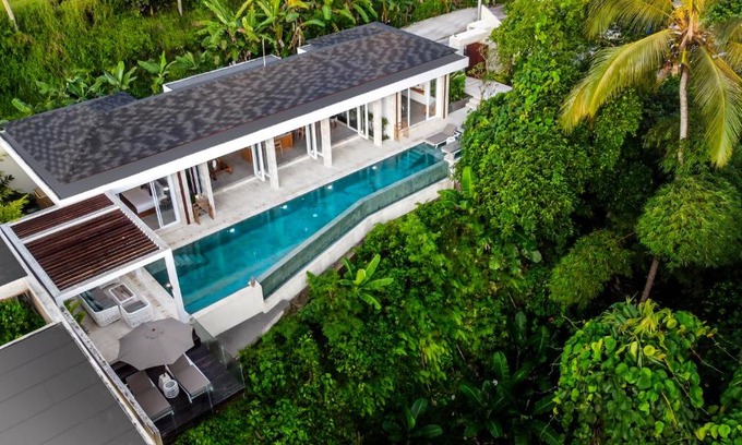 Peliatan Villa | Villa Laguna: Family-Friendly Retreat with Pool & 9.7 Rating
