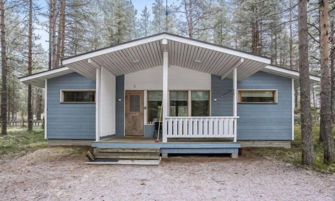 Kuusamo House | Relax at Villa Lakka with Lake Views and Spa Amenities