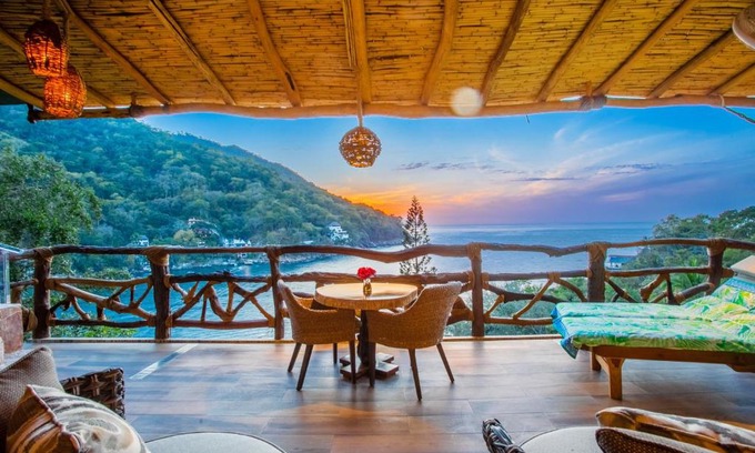 Boca de Tomatlan Hotel | Villa Lala Boutique Hotel: Oceanfront Escape for Adults