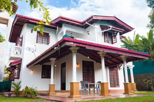 Nalagasdeniya Villa | Family-Friendly Villa LaLuna in Hikkaduwa: Rated 9/10