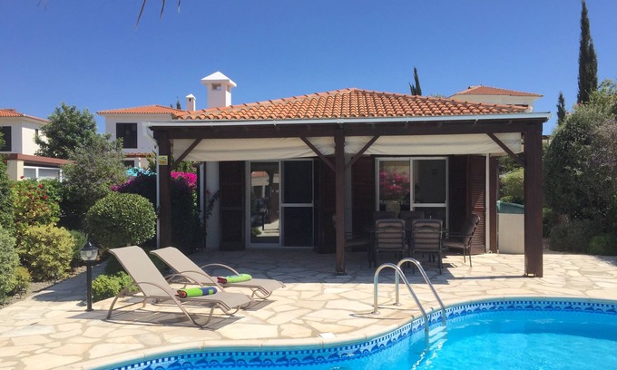 Pissouri House | Villa Lamda: Modern Bungalow with Ocean View & Pool