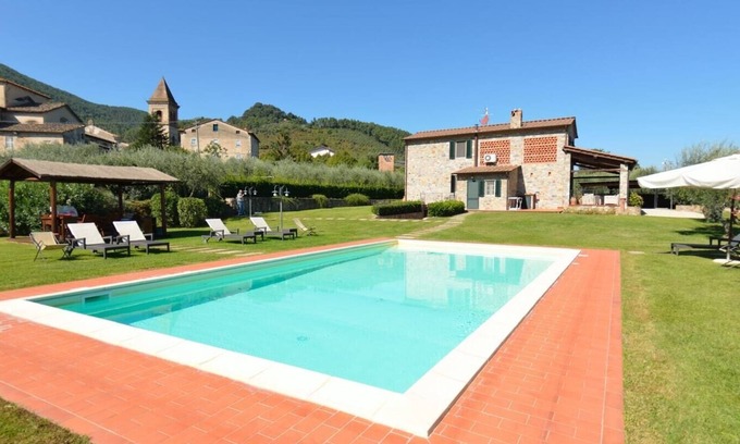 Cascine-La Croce Villa | Villa Lampiocino: Ocean View with Private Pool & Breakfast