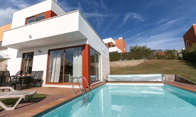 Casalinho Villa | Villa Lantana: Dive into Relaxation with Private Pool