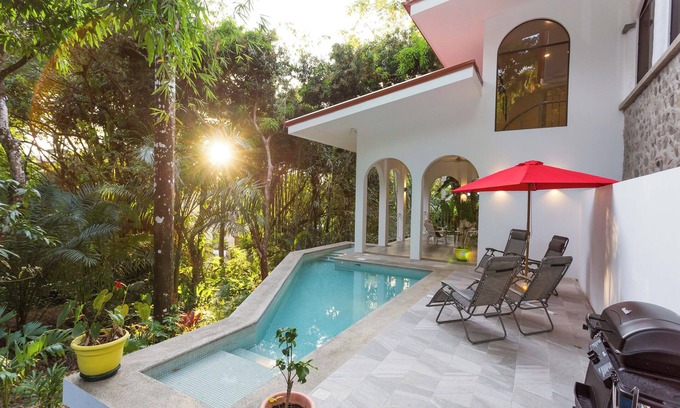 El Cerro House | Villa Lapas: Lush 2-Bedroom Retreat Near Wildlife & Ocean