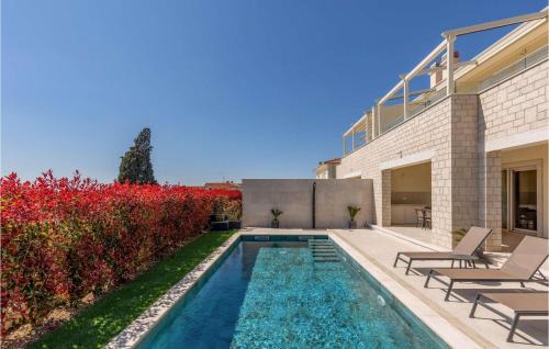 Tar-Vabriga House | Discover Villa Lara Vabriga: Family-Friendly with Pool