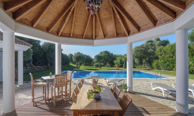 Benalup-Casas Vieja House | Villa "Lara" - Relax by Your Private Pool & Enjoy Wi-Fi
