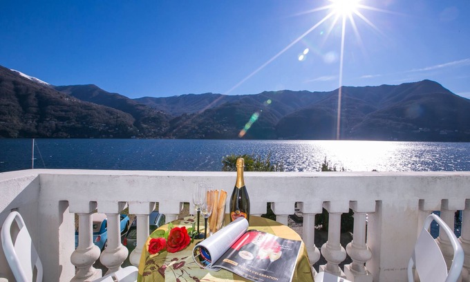 Carate Urio Apartment | Villa Larius Balcone: Family-Friendly Retreat with Ocean View