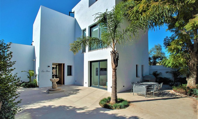 Marbella City Centre Villa | Villa Las Yucas - Modern 4-Bed Villa with Heated Pool