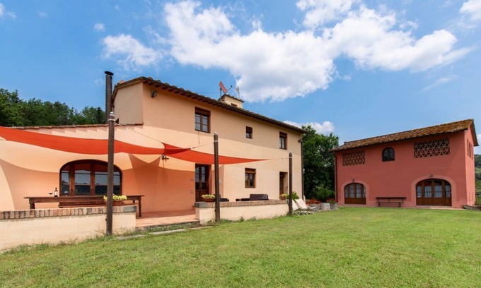 Montespertoli House | Villa Latini Agriturismo La Capanna: Family-Friendly Retreat