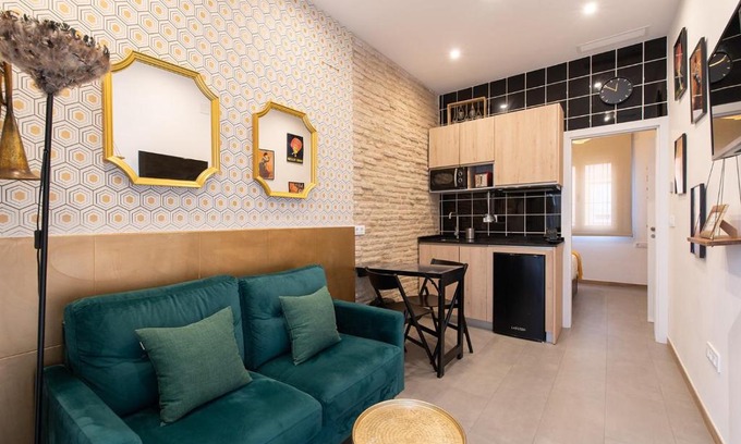 Triana Apartment | Villa Laura: Guest Rated 9/10 for an Unforgettable Stay