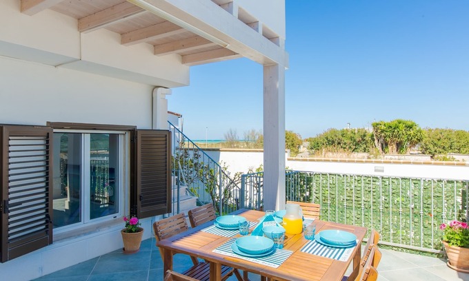 Pantanagianni-pezze Morelli House | Seaside Villa Laura - Steps from Beaches with Ocean Views