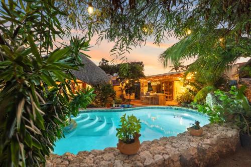 Savaneta House | Villa Laurence: Serene Aruban Retreat Steps From the Ocean