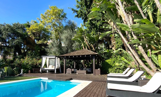 Urbanizacion el Rosario Villa | Villa León: Elegant Oceanfront Retreat in Marbella