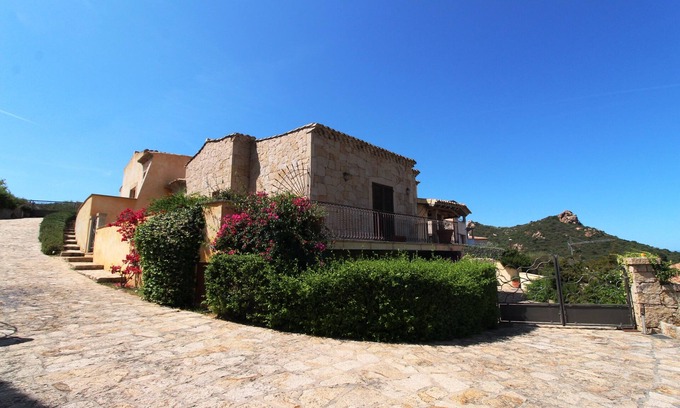 Cannigione Villa | Villa Le Maree fine finishes large sea view