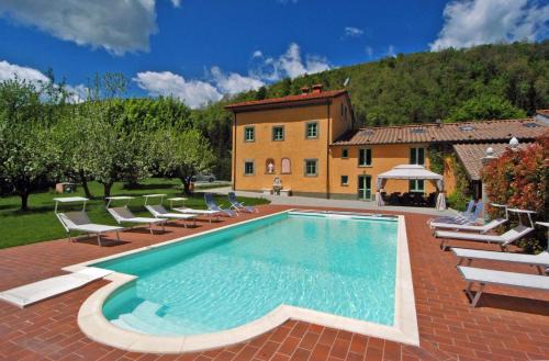 Saturnana Villa | Discover Villa Le Panche: 4-Star Oceanfront Retreat