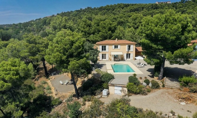 Tourtour Villa | Villa "Le Sortilège": Breathtaking Views & Inviting Pool