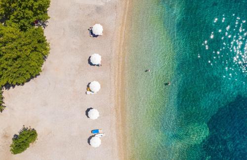 Stavros Villa | Oceanfront Villa Lemonia: Guest Rated 9/10 for Families