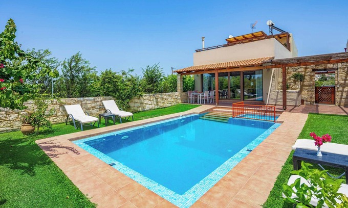 Platanias Town Villa | Relax at Villa Lemonia Platanias with Pool and Spa Amenities