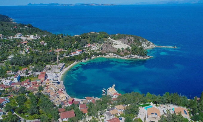 Koutsi House | Villa Lemonita: Oceanfront Views & Family-Friendly Amenities