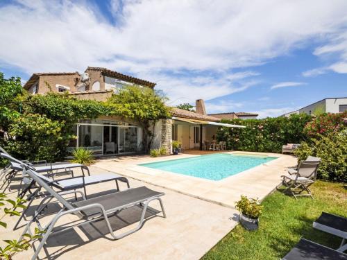 Morieres-les-Avignon Villa | Explore Enchanting Holiday Homes in France with Pools