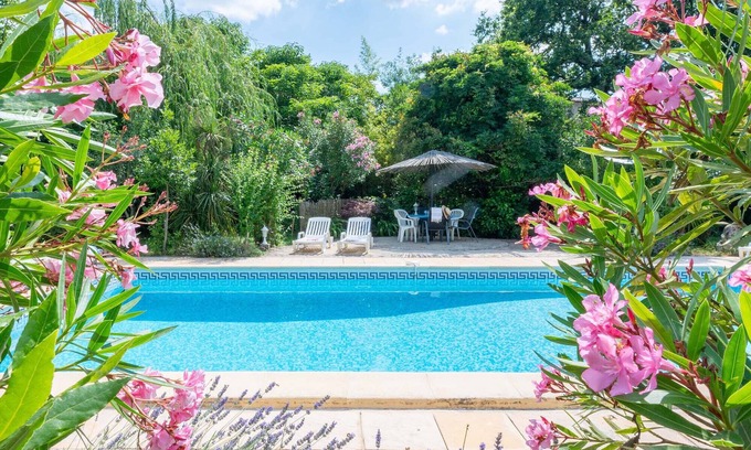 Saint-Bres Villa | Villa Les Cigales – Holiday home in the Cévennes with fenced pool and lush garden