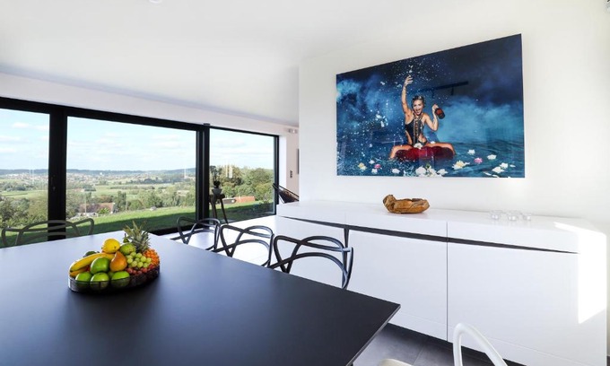 Frasnes-Lez-Anvaing House | Elegant Villa Les Hauts: Pet-Friendly with Hot Tub & Dining