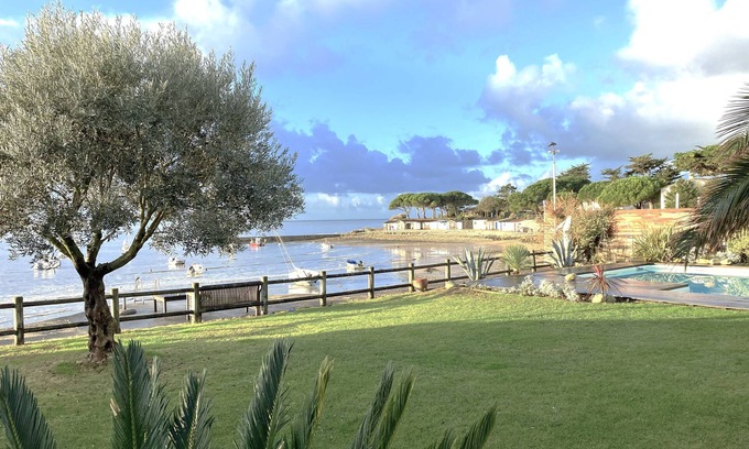 Angoulins Villa | Villa "les pieds dans l'eau" La Rochelle south for 10 people