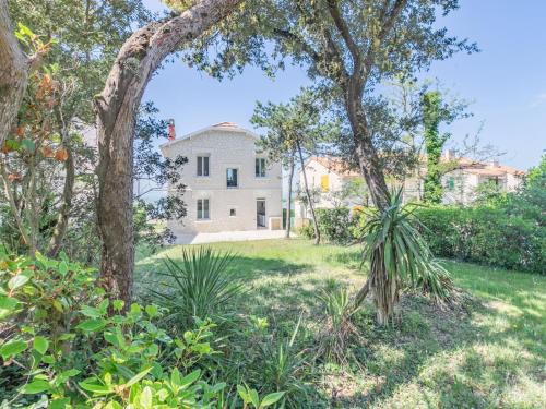 Saint-Palais-sur-Mer Villa | Oceanfront Villa Les Trolls: 4-Star Family Retreat