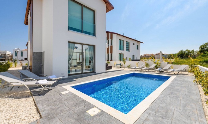 Paralimni Villa | Levanda Villa #40 - Unique Style with Ocean View & Pool