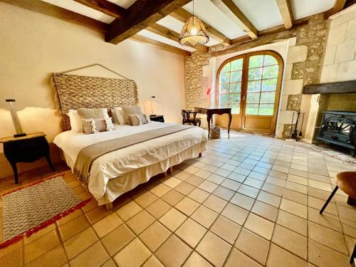 Festalemps House | Villa Leynie: Oceanfront Retreat with 9.8 Guest Rating