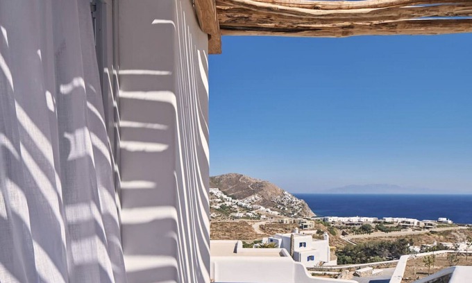 Elia Villa | Villa Licata - Beachside Retreat with Ocean Views & Kitchen