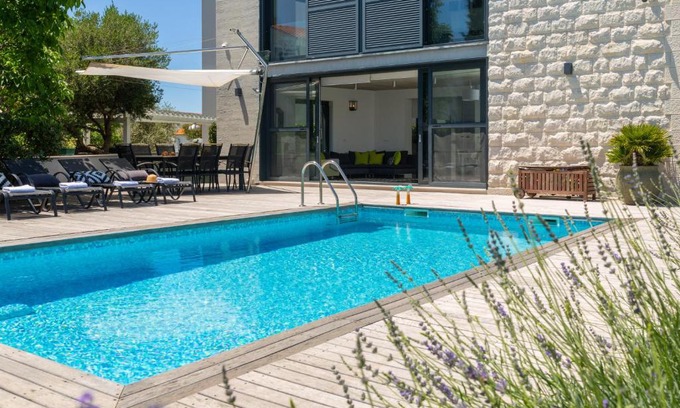 Rogoznica Villa | Villa Lidija: Family-Friendly Retreat with Pool & Kitchen
